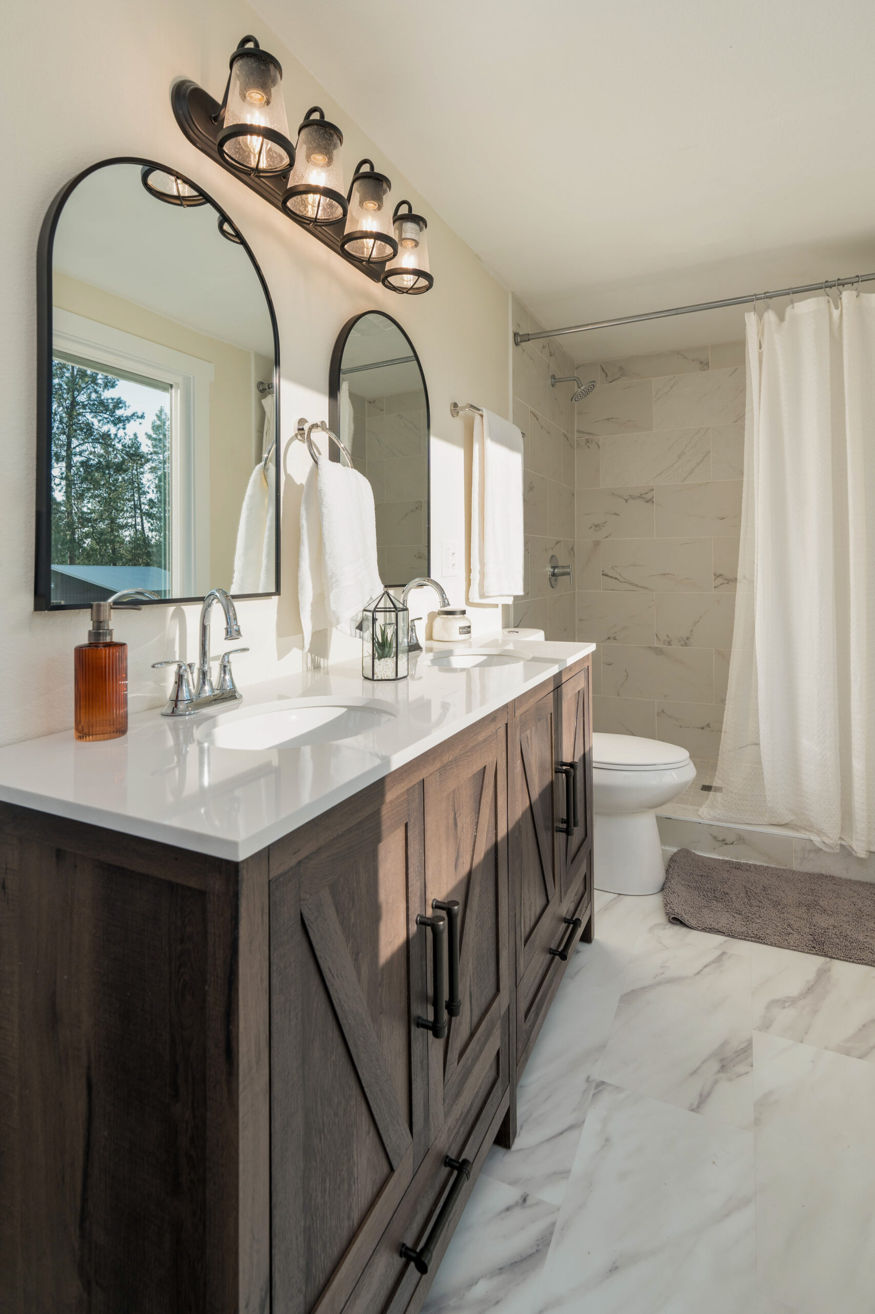 Townhome bathroom